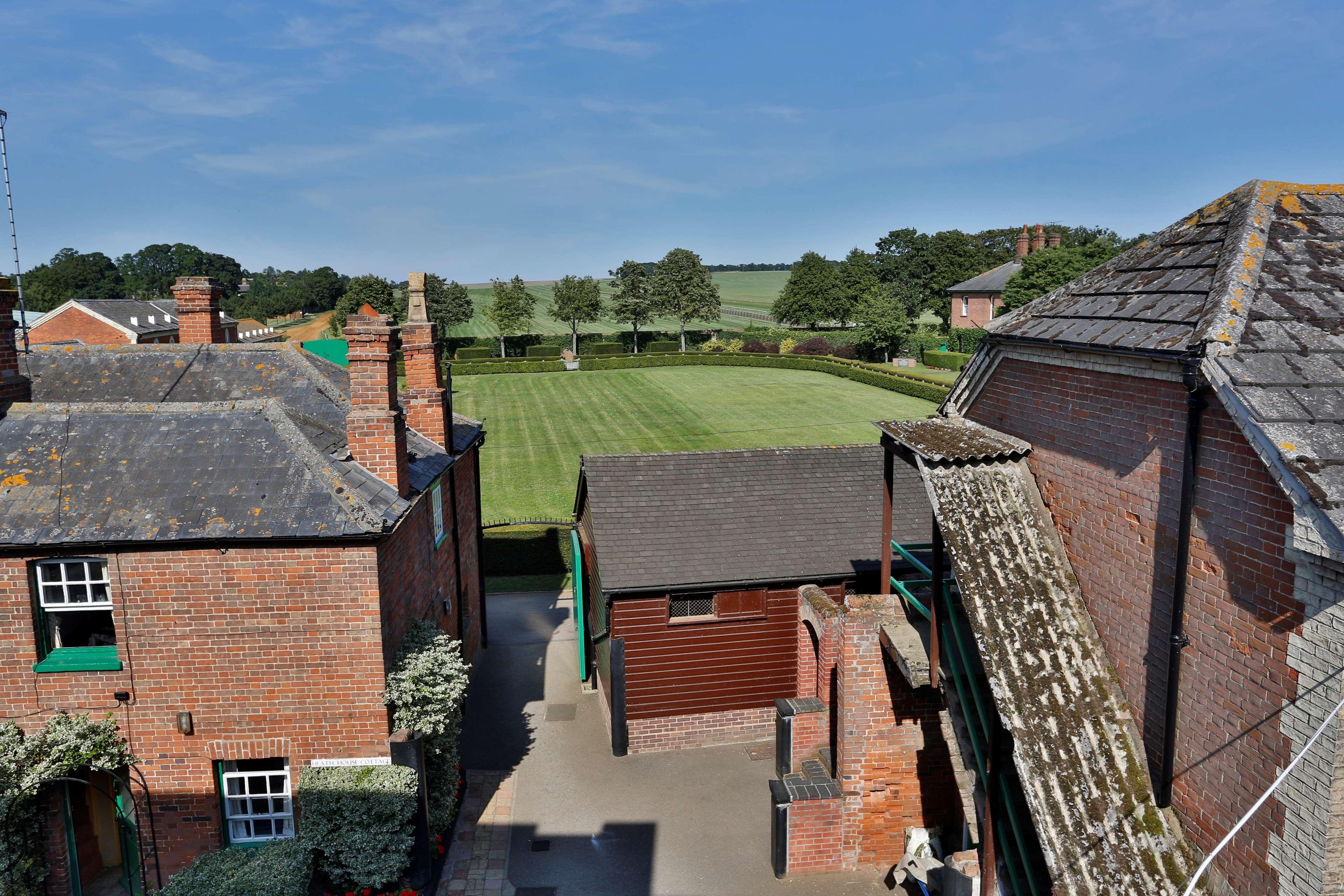 Best Western Heath Court Hotel Newmarket  Extérieur photo