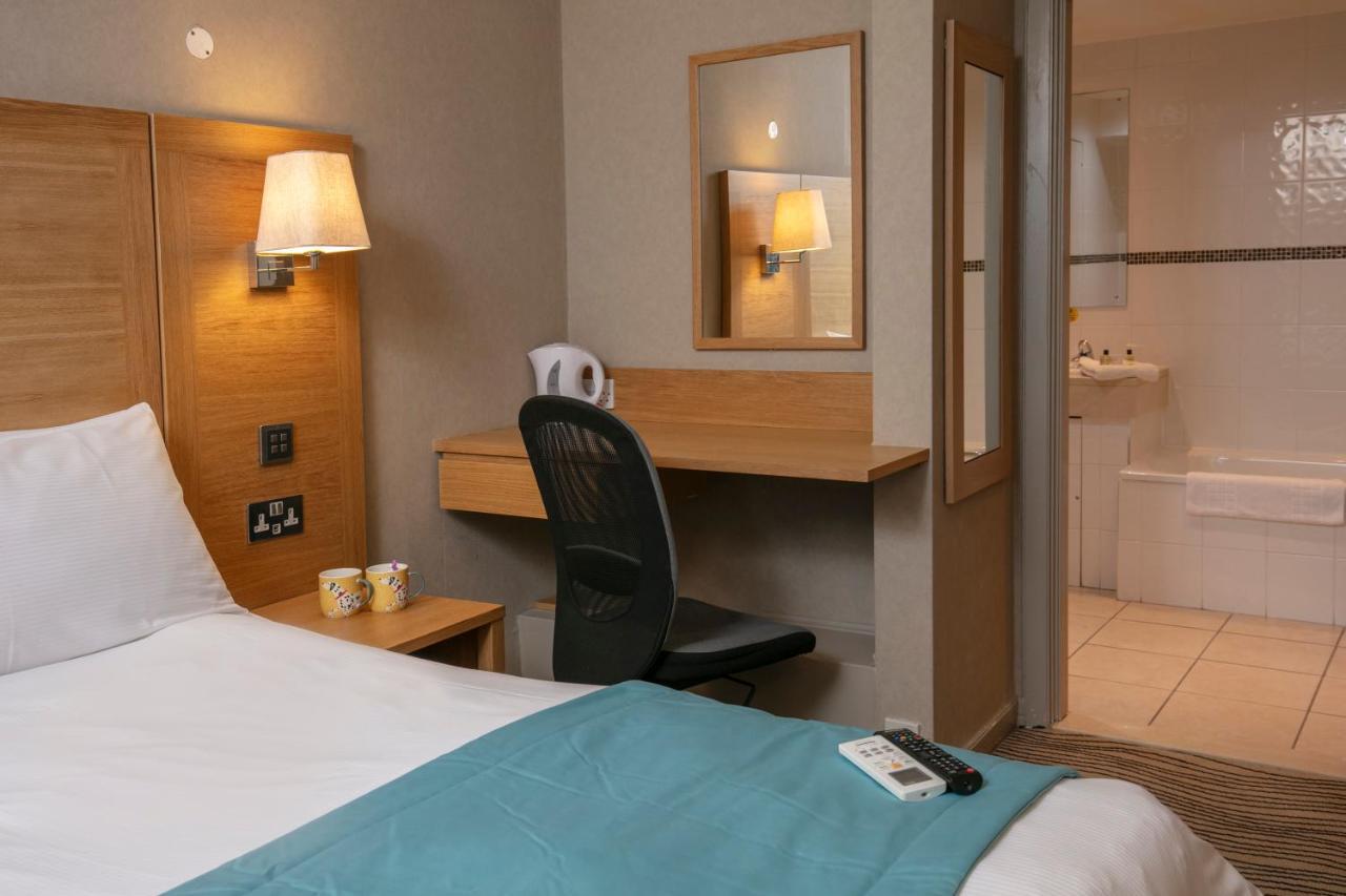 Best Western Heath Court Hotel Newmarket  Extérieur photo