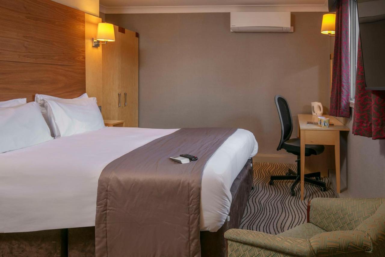 Best Western Heath Court Hotel Newmarket  Extérieur photo