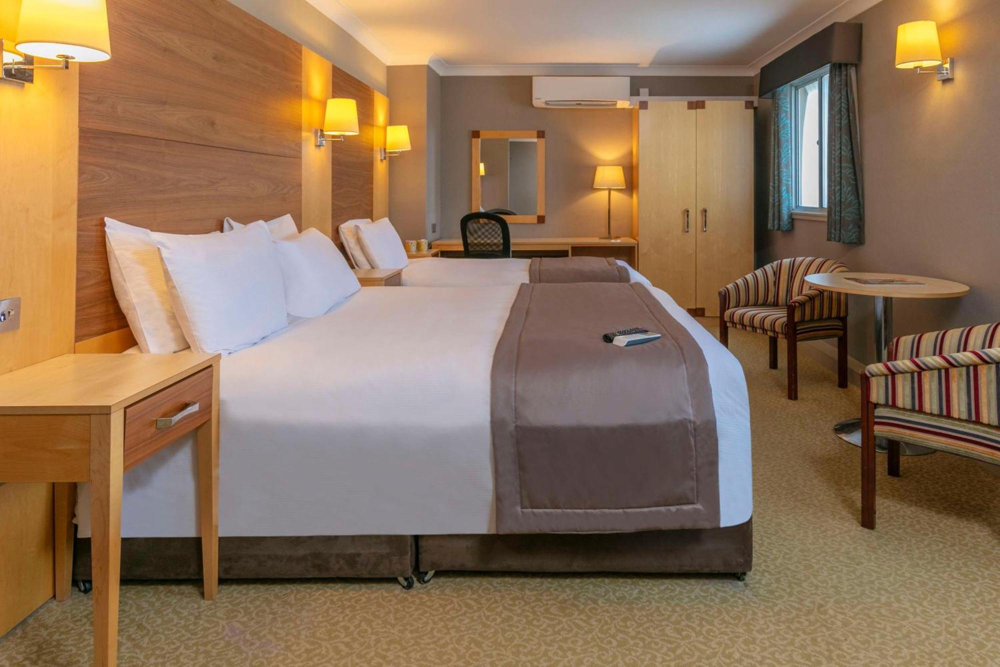 Best Western Heath Court Hotel Newmarket  Extérieur photo
