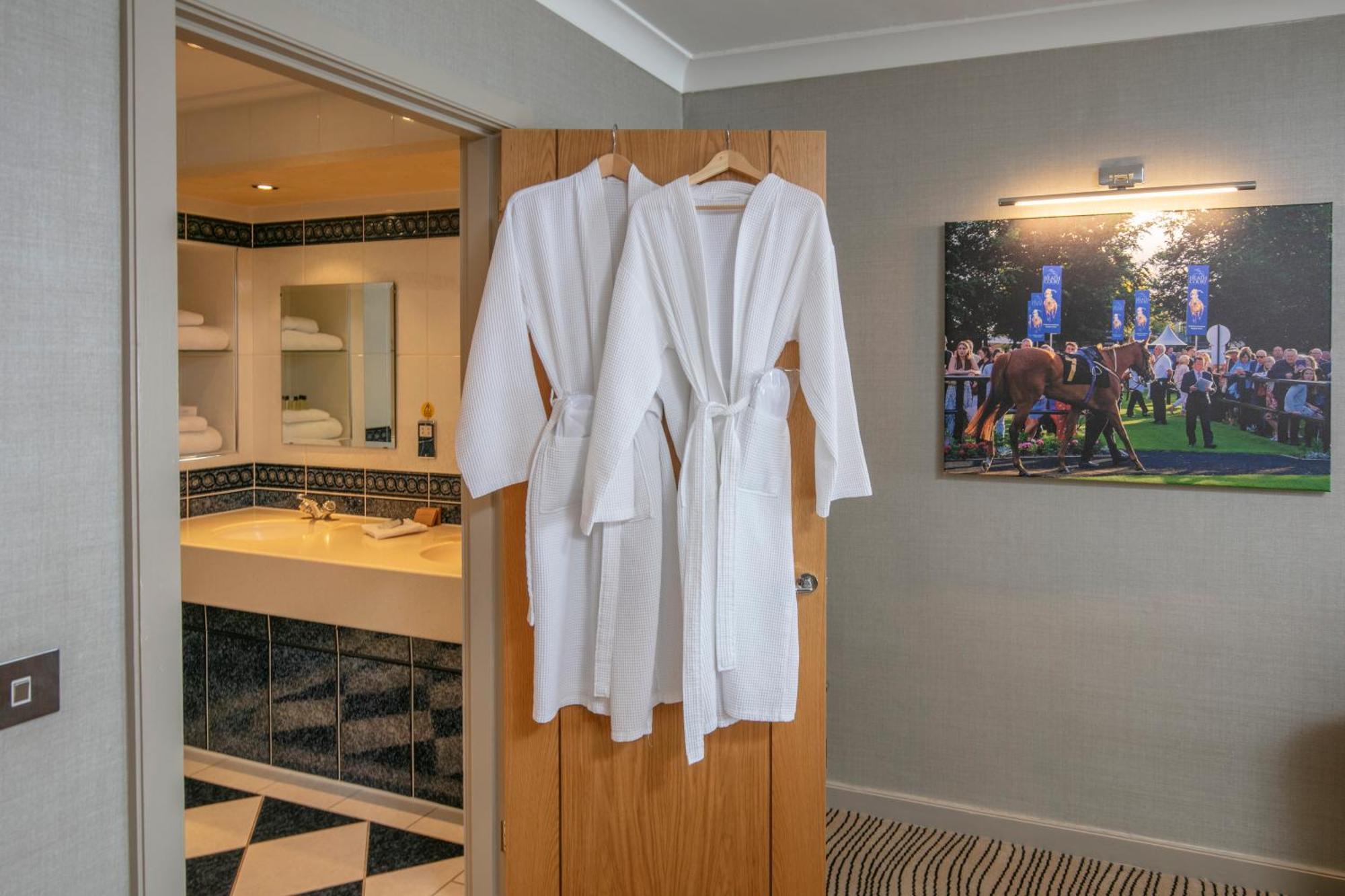 Best Western Heath Court Hotel Newmarket  Extérieur photo