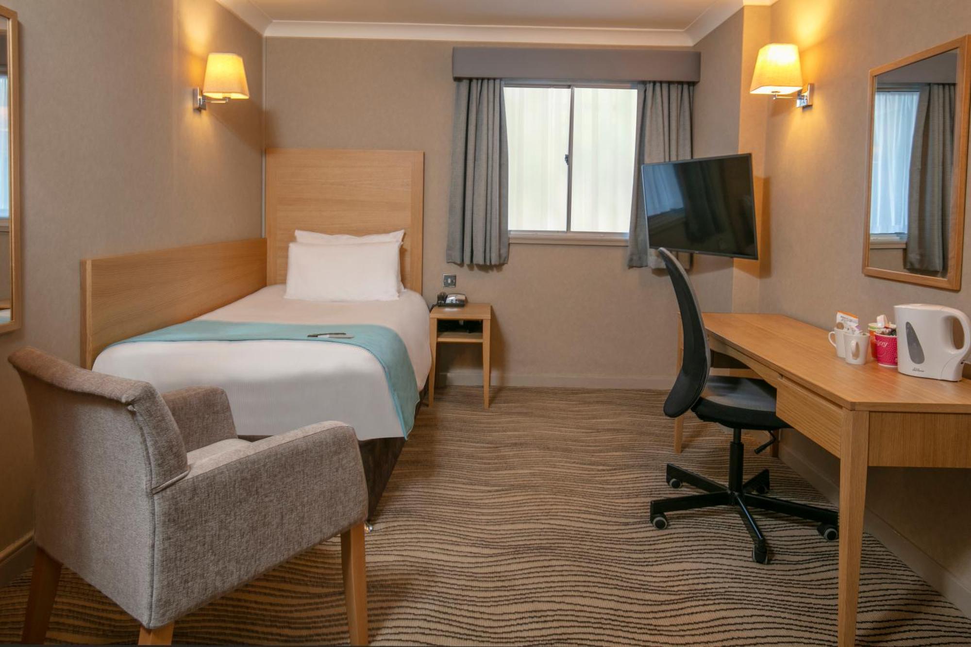 Best Western Heath Court Hotel Newmarket  Extérieur photo